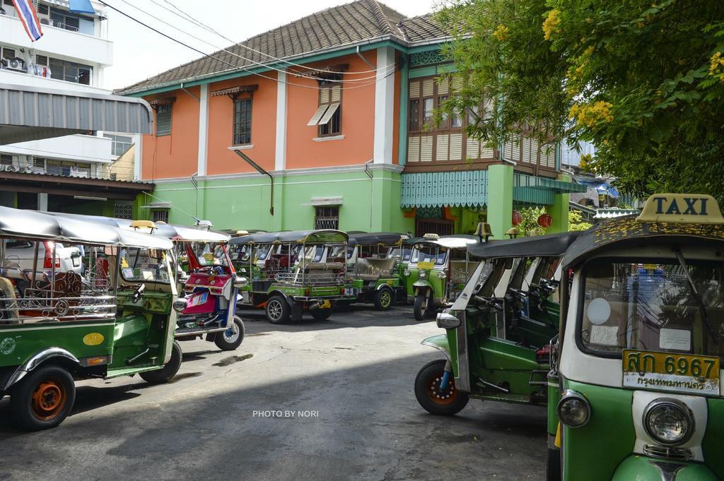 The Backpack Hostel Bangkok Exterior photo