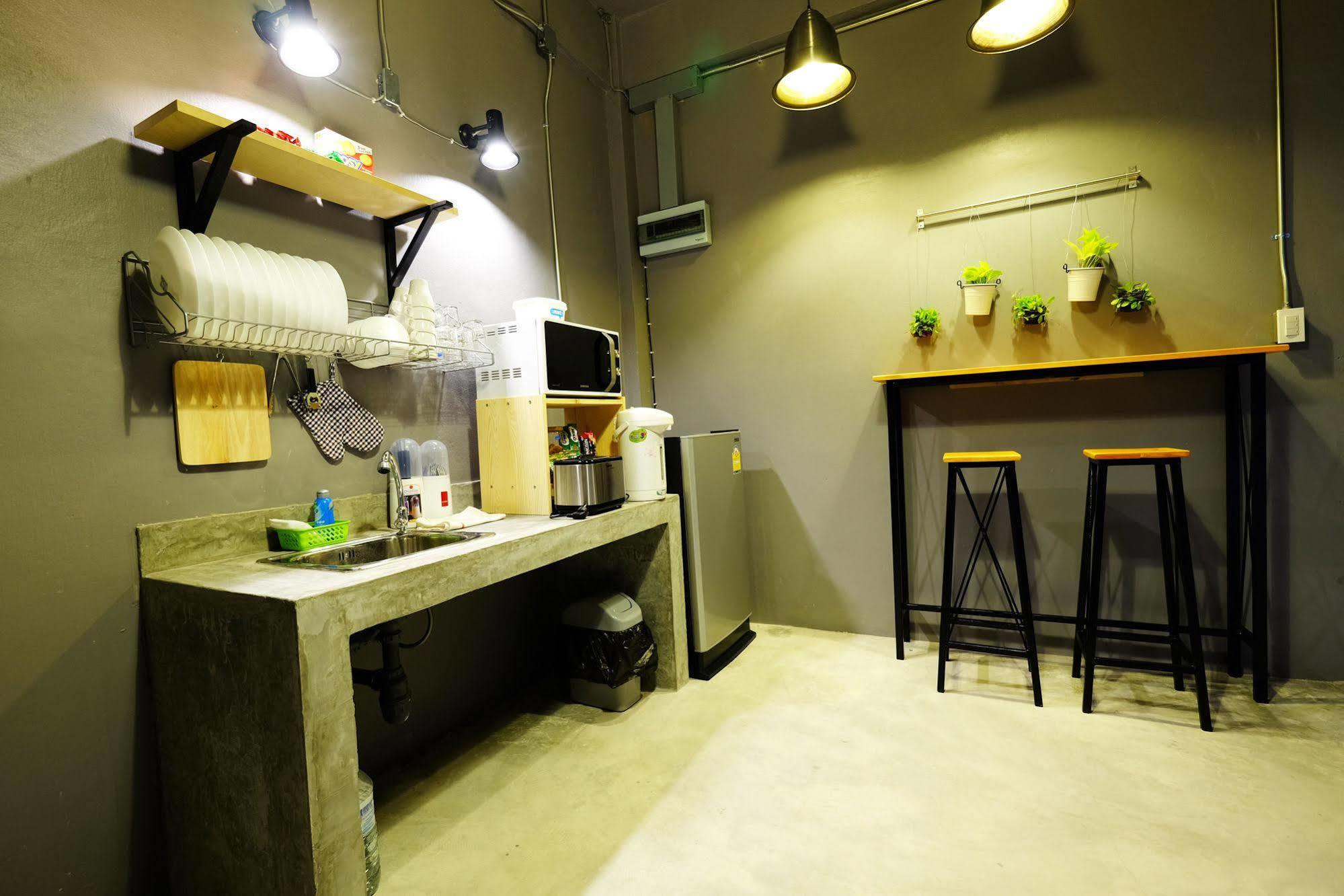 The Backpack Hostel Bangkok Exterior photo